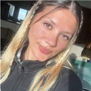 Profesora de anatomía imparte clases para todas las edades